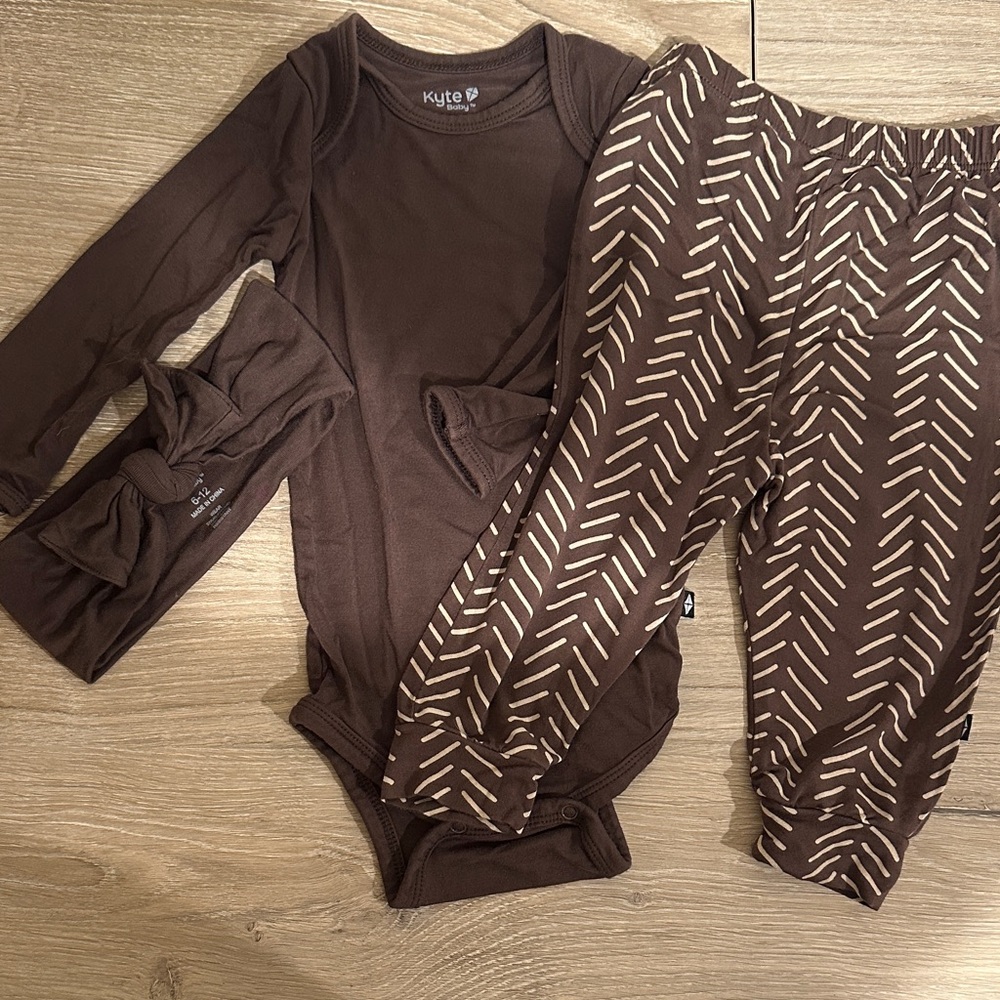 Kyte BABY Chocolate Brown Outfit Set 6-12 with Bow